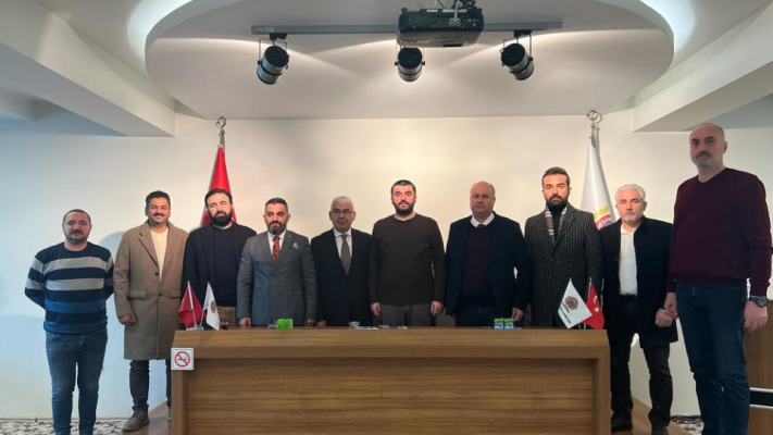 Kırmızı Minimalist Haber Tanıtımı Youtube Küçük Resmi