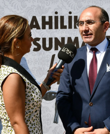 Siyah ve Sarı Kule Vinç İnşaat Kartvizit (1)