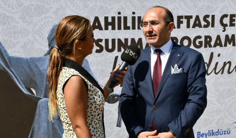 Siyah ve Sarı Kule Vinç İnşaat Kartvizit (1)